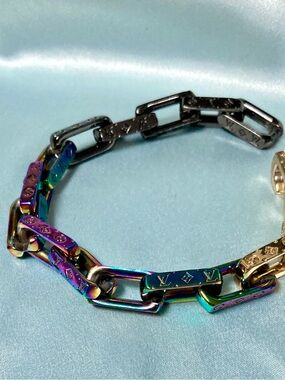 Metallic chunky Link Bracelet  Luxury Classic Style  New